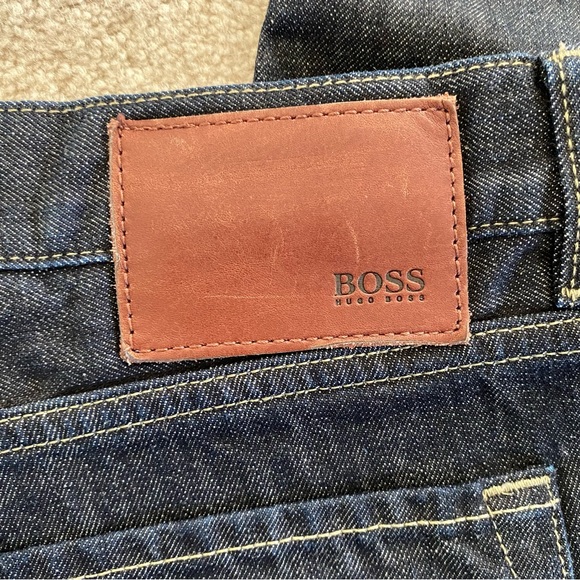 NEW Hugo Boss 38x30 Regular Fit Dark Wash Maine Jeans - Picture 9 of 10